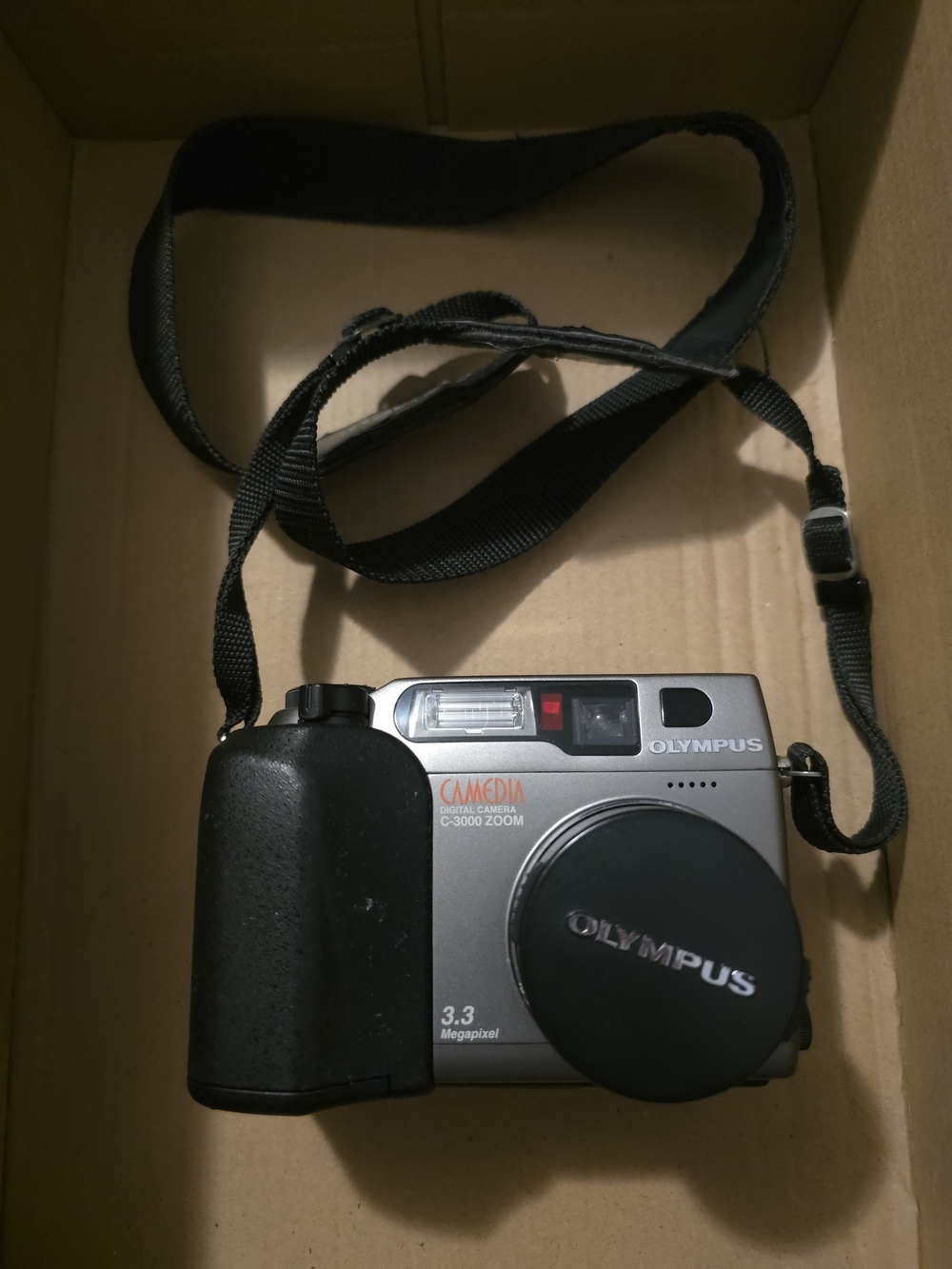 Olympus Camedia C-3000 Zoom Digital Camera - Silver